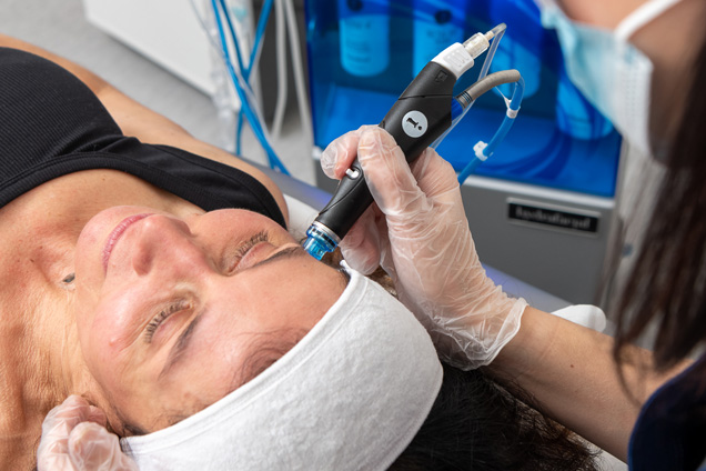 Séance d'Hydrafacial au Carré Esthétique Inkermann à Niort